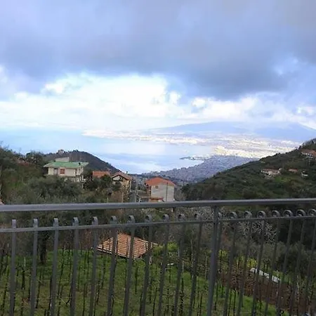 Panorama Pimonte Apartment, Tra Sorrento, Amalfi E Pompei * ピモンテ